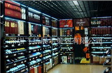 木艺架展览展柜的设计与上门安装全攻略