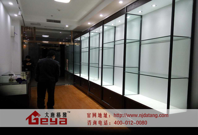 这才是珠宝展示柜定做正确的打开方式 展览展柜的设计与上门安装