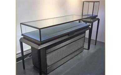 高端珠宝展柜厂怎么找？设计与上门安装一站式服务指南