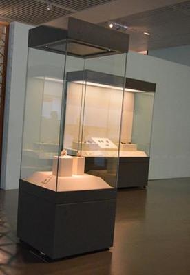 山东博物馆展柜定制批发出售 一体化设计与上门安装服务解析